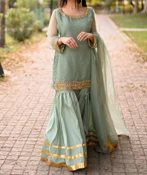 Dress Designs For Girls, Sharara Designs, Happy Bride, Stylish Short Dresses, Pakistani Fancy Dresses, Pakistani Dresses Casual, Outfits Dress, Beautiful Pakistani Dresses, Simple Pakistani Dresses