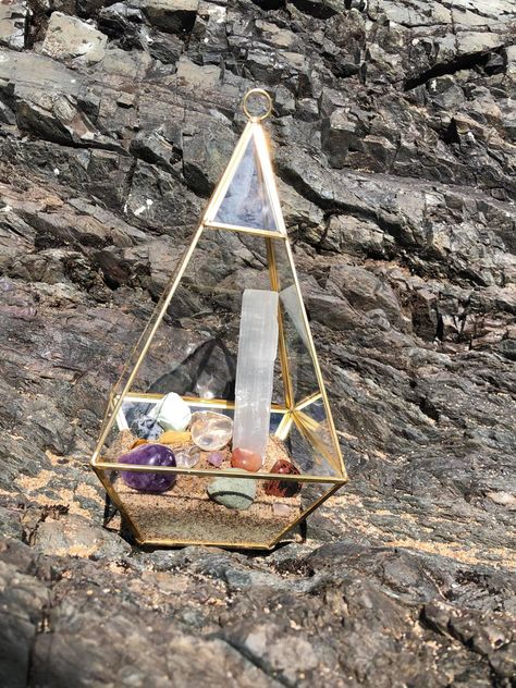 Crystal Charging Station Terrarium, Crystal Charging Station Ideas, Spirituality Room, Crystal Charging Station, Charging Station Ideas, Crystal Charging, Spiritual Rituals, Glass Dome, Charging Station