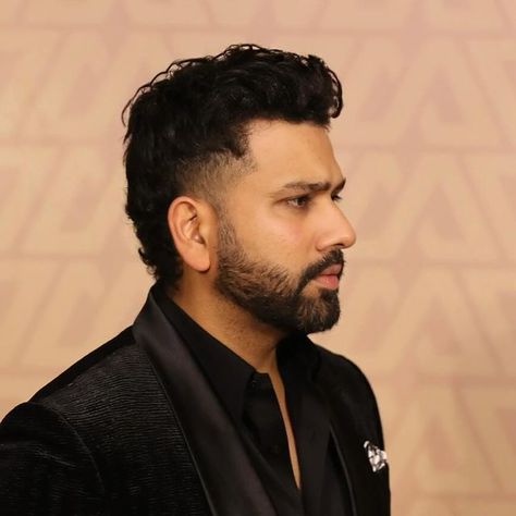 Rohit Sharma Hairstyle, Indian Mullet Haircut, Medium Haircut For Men, Beard And Hairstyles, Indian Guys Haircut, Mens Fade Haircut Medium, Mens Haircuts Medium Length, Mens Haircut Mullet, Indian Man Haircut