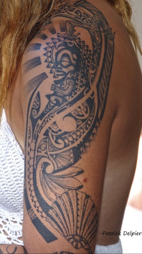 Maori Tattoos For Women, Caribbean Tattoos, Maori Tattoo Frau, Swirl Tattoo, Butterfly Tattoos On Arm, Polynesian Tattoos Women, Shoulder Blade Tattoo, Filigree Tattoo, Armband Tattoos