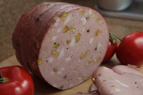 Mortadella is a classic italian staple dating back to Roman times when they used to flavor it with myrtle berries (rather than precious peppercorns, as we do today). The most well known is the Bologna version of this versatile sausage. … Continue reading → Mortadella Recipe, Homemade Deli Meat, Deli Meat Recipes, Bologna Recipes, Sausage Making Recipes, Curing Meat, Homemade Sausage Recipes, Plant Vegetables, Lunch Meat Recipes