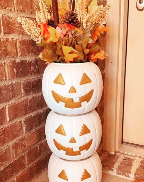 Halloween Decor Idea! Spray paint three plastic pumpkin buckets and stack (glue together or double sided tape). Add some cute floral decor on top! #halloween #halloweendecor #falldecor #explore #explorepage #diy #crafts Diy Pumpkin Bucket Decor, Pumpkin Stacked Decor, Plastic Pumpkin Bucket Crafts, Stackable Pumpkins Diy, Pumpkin Pail Decor, Pumpkin Pail Crafts, Plastic Pumpkin Decorating Ideas, Diy Stacked Pumpkins, Pumpkin Bucket Decor