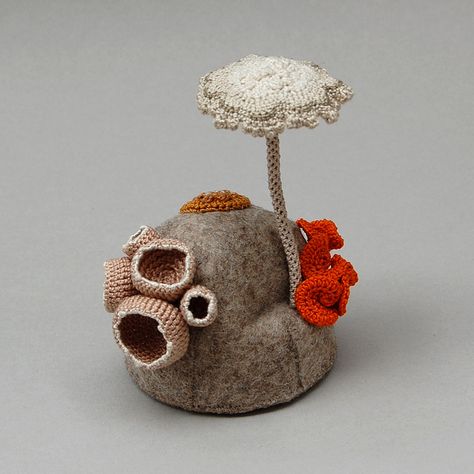 Elin Thomas, Crochet Jewellery, Crochet Mushroom, Textile Fiber Art, Felt Patterns, Freeform Crochet, Crochet Art, Love Crochet, Crochet Home