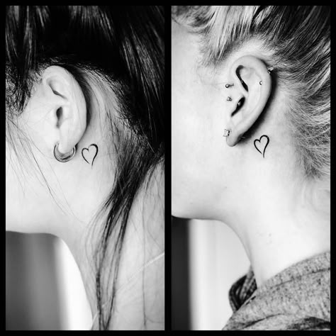 60 Gorgeous Behind of the Ear Tattoos That Are So Rare and Cute Tattoos About Mom, Unique Tattoos Black Women, Tattoos Behind Ear, Small Wave Tattoo, Piercing Eyebrow, Behind Ear Tattoos, Tattoos Black Women, Small Heart Tattoos, Back Shoulder Tattoos