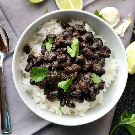 Feijão: Brazilian Beans Recipe Brazilian Beans Recipe, Brazilian Black Beans, Brazilian Beans, Busy Mom Recipes, Black Beans And Rice, Black Bean Recipes, Beans And Rice, Beans Recipe, Easy Comfort Food