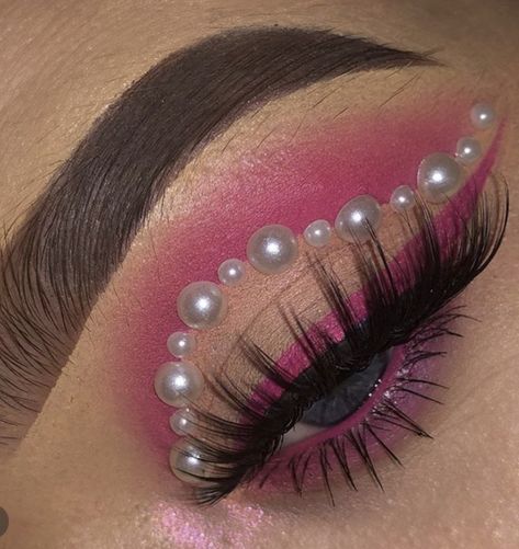 Pink Eye Makeup With Rhinestones, Pink Eyeshadow Looks With Rhinestones, Pink Makeup With Rhinestones, Pink Rhinestone Makeup, Hot Pink Makeup Looks, Makeup Barbie, Maquillage Yeux Cut Crease, Makeup Ojos, Rhinestone Makeup