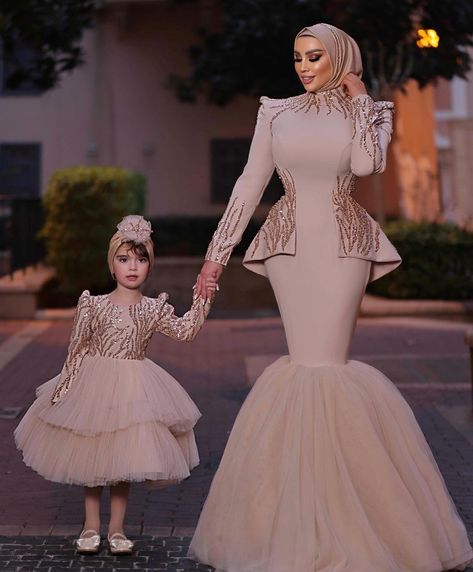 Sara Saleh Couture on Instagram: “Nothing gets in between me and my blues! .. #fashion #couture #style #bussinesscouture #couturefashion #dress #newstyle #bloggerstyle…” Mom And Baby Dresses, Muslim Outfit, African Luxury, Mom And Child, Soiree Dress, Pregnant Wedding, Fashion Sketches Dresses, Couture Style, Classy Dresses