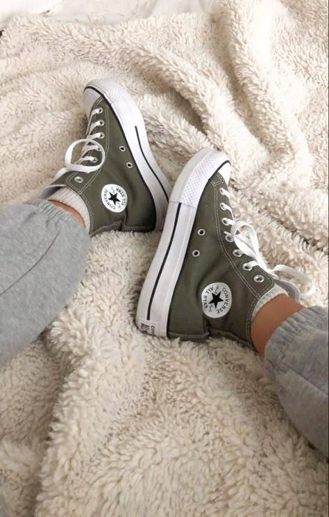 Cute Converse, Dr Shoes, Trendy Shoes Sneakers, Preppy Shoes, Green Converse, Cute Nike Shoes, Cute Nikes, Hype Shoes, Aesthetic Shoes