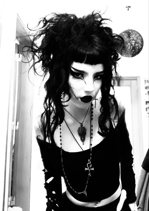 Trad Goth Hairstyles, Gothic Updo, Cute Goth Hairstyles, Long Goth Hair, Trad Goth Hair, Goth Hairstyle, Goth People, Goth Hairstyles, Trad Goth Makeup