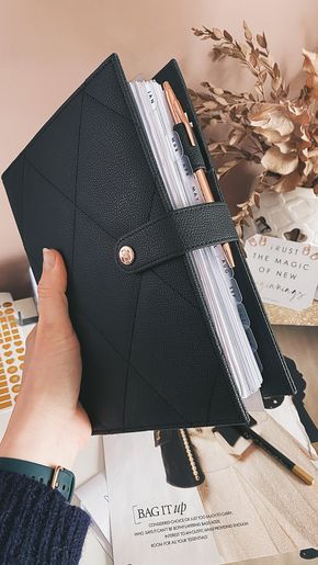 Luxury Planner Agenda, Leather Planners And Organizers, Black Planner Aesthetic, Agendas Aesthetic, College Stationary, Agenda Aesthetic, Black Cross Stitch, A5 Planner Cover, Functional Planning