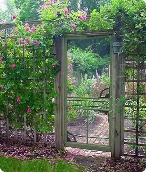 Garden Gate Design, Diy Garden Fence, Upcycle Garden, Garden Wallpaper, Backyard Inspiration, The Secret Garden, Beautiful Backyards, Garden Doors, Door Ideas