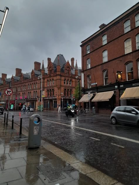 This one in particular was taken in Dublin ( City Centre ) while it was pouring rain. Ireland Rain Aesthetic, Rainy Ireland Aesthetic, Dublin City Centre, Dublin City Aesthetic, Rainy Ireland, Ireland Core, Dublin Autumn, Dublin Aesthetic, Dublin Apartment