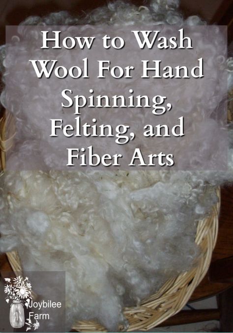 Garden Whirligig, Spinning Yarn Fiber, Farm Diy, Homesteading Ideas, Wire Craft, Spinning Wool, Diy Weaving, Spinning Yarn, Wool Dryer Balls