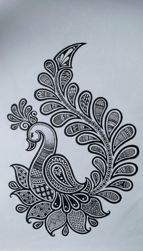 Peacock Doodle Art, Peacock Mandala Art Easy, Mandala Peacock Design, Peacock Drawing Simple, Mehendi Sketch, Ganesh Sketch, Saree Drawing, Peacock Mandala Art, Madhubani Peacock