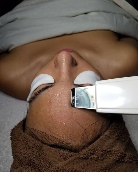 Ultrasonic Facial Benefits, Benefits Of Microdermabrasion, Esthetician Posts, Facial Pics, Bleaching Your Skin, Facial Esthetics, Face Rejuvenation, Facial Benefits, Ultrasonic Facial