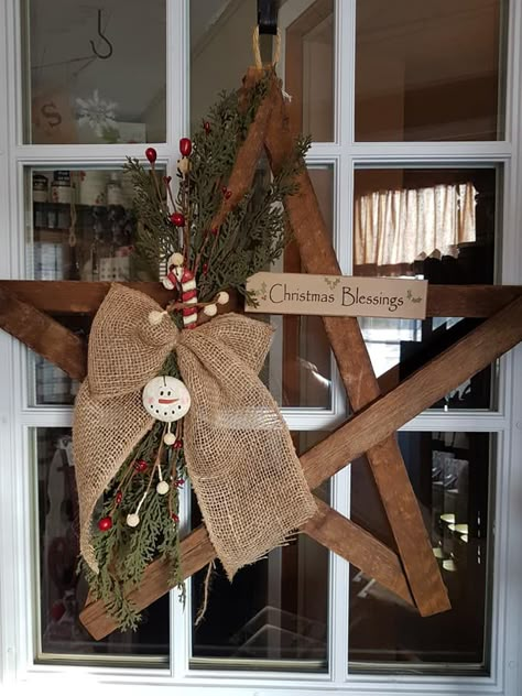 Outdoor Lighted Christmas Trees, Rustic Xmas Decorations Diy, Christmas Star Decor, Wood Stars Diy Rustic Christmas Decor, Rustic Christmas Decorations Diy, Christmas Stars Diy, Wood Christmas Decorations Diy, Farmhouse Christmas Decor Ideas Diy, Rustic Christmas Crafts