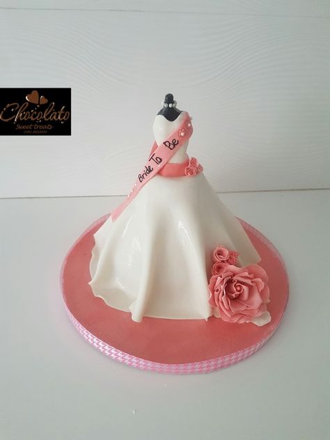 Bride to be cake Indian Bride To Be Cake Ideas, Bride To Be Cake Indian, Bride To Be Cake Design, Bride To Be Cakes Ideas, Bridal Dress Cake, Corset Cake, Bride To Be Cake, Hen Party Cakes, Bride To Be Decorations