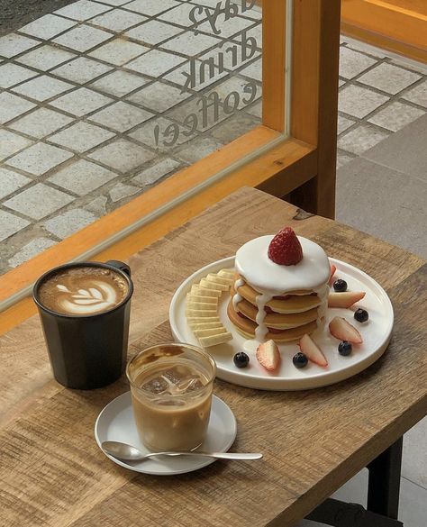 Outfits Minimalist, Coffee Shot, Restaurant Photography, Aesthetic Coffee, January 27, Shoes Luxury, Dresses Outfits, Coffee Cafe, Style Dresses