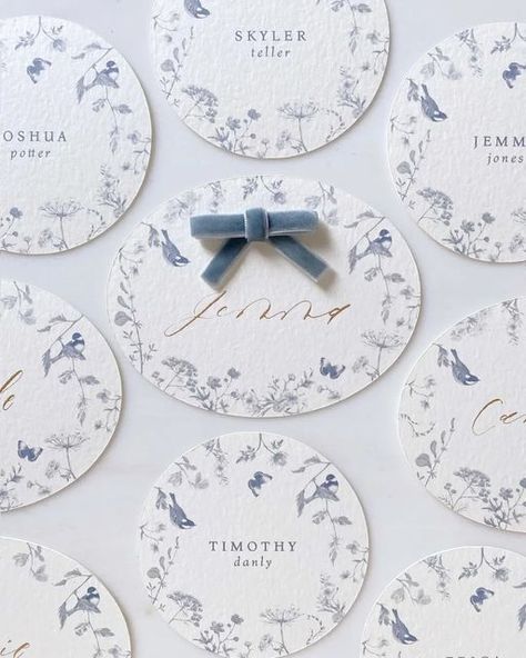 Toile Pattern, Stationery Inspiration, 카드 디자인, Invitation Inspiration, Wedding Places, Wedding Seating, Wedding Invitation Paper, Wedding Place Cards, Wedding Stationary