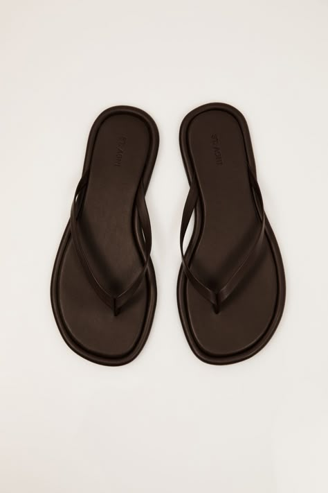 Slides Mumbai Shopping, Everyday Sandals, Ladies Slippers, Garment Details, St Agni, Shoe Wishlist, Byron Bay Australia, Flat Wedges, Leather Detailing