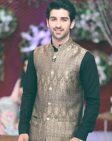 Graceful Pakistani attire Pakistani Groom Outfits For Men, Kurta Koti, Engagement Dress For Men, Mens Boutique, Grooms Outfit, Pajama Men, Wedding Dresses Men, Bridal Mehndi Dresses, Groom Sherwani