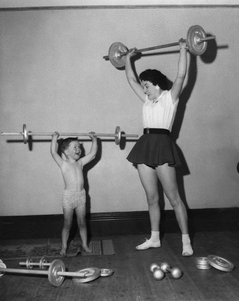 Aw! This mother-son team wins the 1959 Home Olympics. Retro Exercise, Luis Gonzaga, Vintage Exercise, Vintage Workout, Vintage Fitness, Retro Fitness, Olden Days, Pilates Studio, Powerlifting