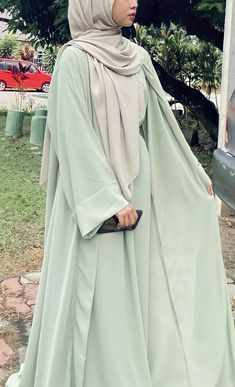 Modest Abayas Aesthetic, Sage Green Abaya Aesthetic, Hijab Fashion Abaya, Hijabi Aesthetic Outfits Abaya, Green Abaya Aesthetic, Hijab Outfit Abaya, Aesthetic Abaya Outfits, Green Abaya Outfit, Aesthetic Abayas