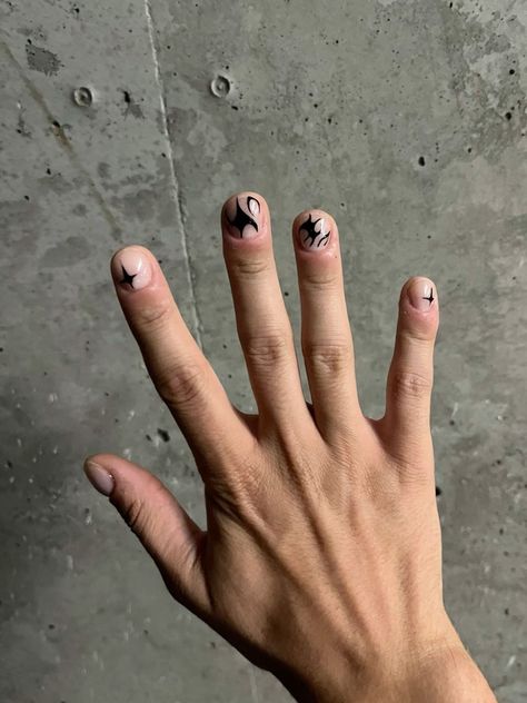 Ig: @janbinkowski ❤️‍🔥 Guy Gel Nails, Short Mens Nails, Rockstar Nails Men, Short Acrylic Nails Male, Guys Nails Painted Ideas, Men’s Nail Art Black, Short Nails Ideas Masc, Masculine Painted Nails, Masculine Gel Nails