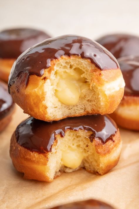 Boston Cream Donuts #donut #pastrycream #bostoncream #chocolate #frieddough #breakfast #breakfastrecipe #dessert | Everyday Delicious Cream Doughnut Recipe, Boston Cream Doughnut Recipe, Boston Cream Doughnut, Cream Doughnut, Boston Cream Donut, Donut Filling, Homemade Doughnuts, Donut Day, Fried Donuts