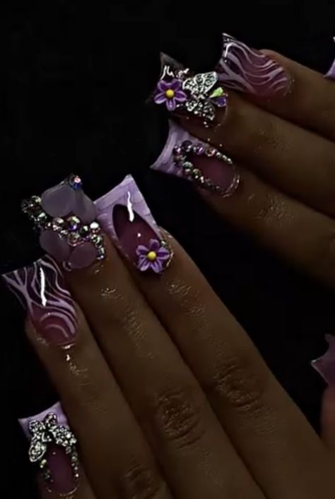 Dark Purple Nails Ideas, Nail Inspo Purple, Quinceañera Nails, Pink Bling Nails, Dark Purple Nails, Quinceanera Nails, Retro Nails, Prom Inspo, Hard Nails