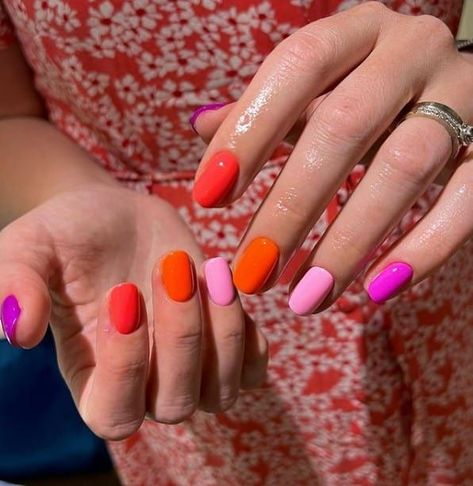 Red To Orange Nails, Orange Pink And Red Nails, 5 Colour Nails, Colourful Spring Nails, Fushia And Orange Nails, Orange Pink And Purple Nails, Ombre Bright Nails, Pink Red Purple Nails, Pink Red And Orange Nails