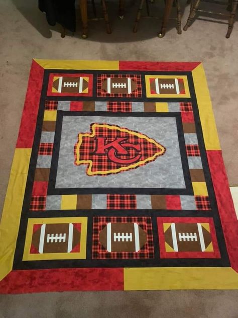 Nfl Quilt Patterns Football Team, Chiefs Quilt, College Quilts, Kansas City Chiefs Craft, Chiefs Crafts, Alabama Quilt, Football Quilt, Sports Quilts, Kansas Chiefs