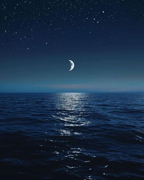 Moon Sea, Aesthetic Sea, Moon Lover, Sea Aesthetic, Dream Landscape, Night Sky Photography, Dragon Ball Super Artwork, Moon Photography, Good Night Moon