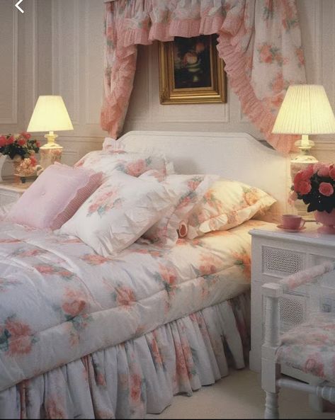 80’s Decor, Rh Dorm, 1980s Home, 90s Home Decor, 80s Room, Grandma Aesthetic, Brick Homes, 80s Bedroom, 80s Home