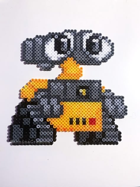 Wall-e Perler Beads, Hama Disney, Melty Bead Designs, Animation Films, Easy Perler Bead Patterns, Melty Bead Patterns, Pearl Beads Pattern, Easy Perler Beads Ideas, Fuse Bead Patterns