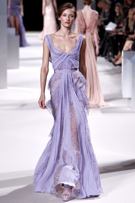 See the complete Elie Saab Spring 2011 Couture collection. Dreamy Fashion, Brothers Wedding, Elie Saab Haute Couture, Robes Glamour, Ellie Saab, Elie Saab Spring, Elie Saab Couture, Collection Couture, Cocktail Outfit