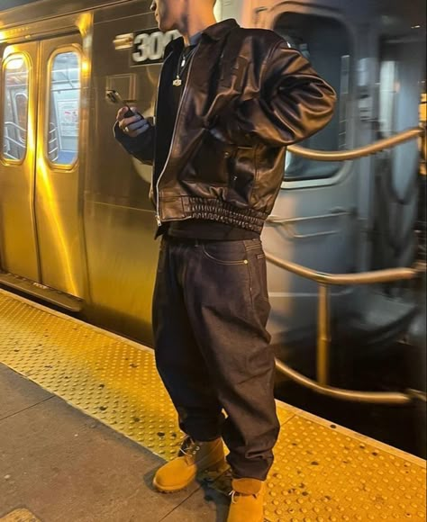 All Black Leather Outfit, Timberlands Outfit, Timbs Outfit, Timberland Outfit, Black Leather Outfit, Looks Hip Hop, Leather Jacket Outfit Men, Winter Fashion Trends, Timberland Outfits