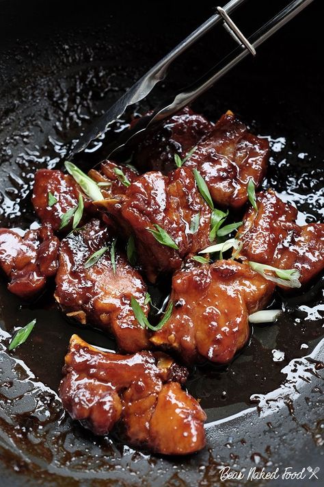 Garnish with chopped spring onions and serve warm. Vietnamese Ribs Recipe, Caramelized Pork, Vietnamese Pork, Pork Rib Recipes, Mapo Tofu, Ribs Recipe, Vietnamese Cuisine, Vietnamese Food, Rib Recipes