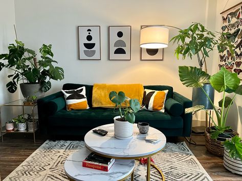 Green Couch Yellow Chair, Mustard Green Couch Living Room, Velvet Green Sofa Living Room Ideas, Bright Green Couch, Emerald Couch Living Room, Green Velvet Couch Living Rooms, Green Velvet Couch Living Room Ideas, Green Velvet Sofa Living Room Ideas, Emerald Green Sofa Living Room Ideas