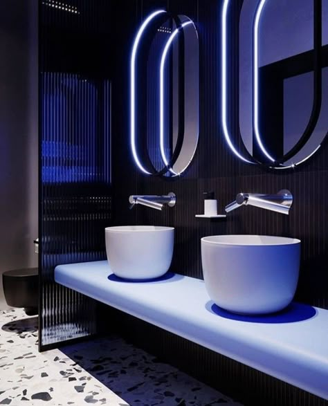 Gym Design Interior, Old School Aesthetic, Restroom Design, Industrial Restaurant, Nightclub Design, Dental Kids, Toilet Design, Gym Design, Blue Door