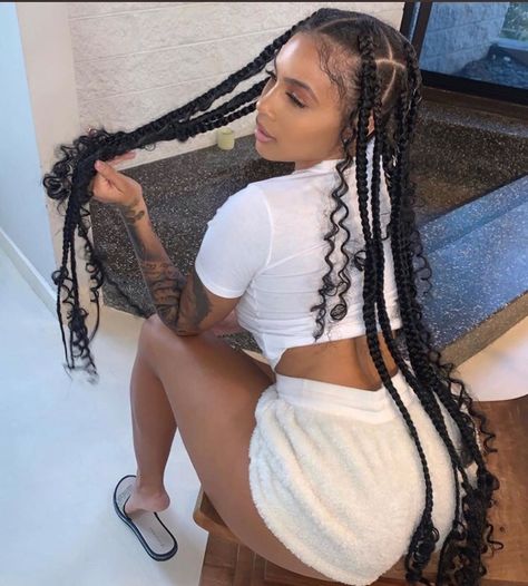 Baddie Braids With Curls, Braid Birthday Hairstyles For Black Women, Quick Jumbo Box Braids, Florida Hairstyles, Widow's Peak Hairstyles Women, Badass Poses, Vacation Hairstyles For Black Women, Widows Peak Hairstyles, Braid Inspiration