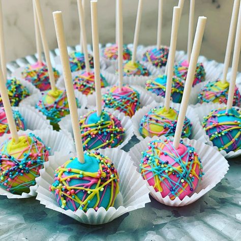 80s Theme Prom Party, 90s Themed Desserts, 80s Party Treats, 80s Theme Party Snacks, 40th Birthday Dessert Ideas, 80s Desserts Themed Parties, 80s Prom Party Food, 90s Theme Cake Pops, 80s Birthday Party Food Ideas