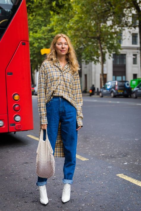 Tartan Shirt Outfit, Outfit Street Style, London Fashion Week Street Style, London Fashion Weeks, Tartan Shirt, Fashion Week 2018, Ootd Outfits, Boating Outfit, Boots White