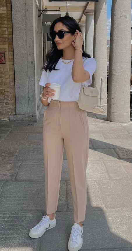 Casual Work Outfits Women, Casual College Outfits, Tan Pants, Casual Day Outfits, Elegante Casual, Classy Work Outfits, Stylish Work Outfits, Causual Outfits, Business Outfit