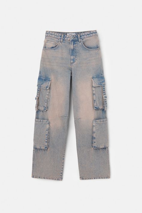 Kate Mess, Wide Leg Jeans Outfit, Pull And Bear Jeans, Ladies Denim, Latest Fashion Trends For Women, Jeans Cargo, Denim Details, Cargo Jeans, Cropped Cardigan