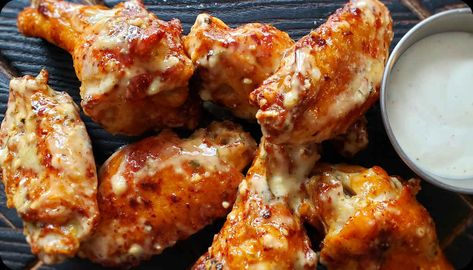 Sweet Baby Ray's Garlic Parmesan Wings Chili Wings Recipe, Sweet Baby Rays, Chili Wings, Ghost Chili, Cake Aux Olives, Easy Chicken Wings, Cronut, Ayam Bakar, Ghost Peppers