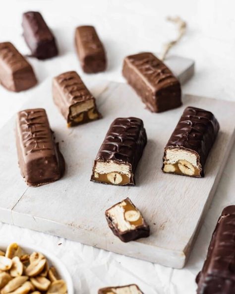 Peanut Butter Nougat Caramel Candy Bars - One Sweet Mama Nougat Recipe, Candy Bar Recipe, Chewy Caramel, Candy Wafers, Healthier Snacks, Chocolate Pistachio, Coffee Snacks, Caramel Bars, Healthier Desserts