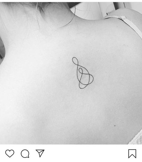 Motherhood Line Tattoo, Son And Mum Tattoos, Mother Daughter Line Art Tattoo, Fineline Motherhood Tattoo, Tattoos For Midwives, Mother Line Tattoo, Godmother And Goddaughter Tattoo Ideas, Fine Line Tattoo Mom Daughter, Mum And Kids Tattoo