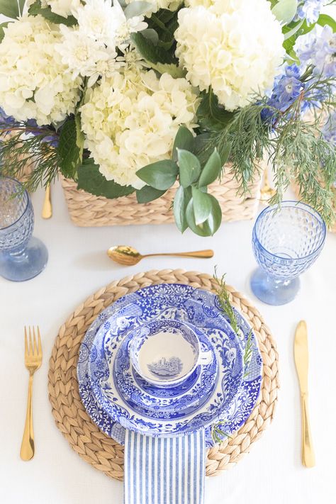 blue and white winter tablescape styled by southern lifestyle blogger Stephanie Ziajka on Diary of a Debutante Blue And White Table Decor, Italian Pasta Bowls, Italian Dinner Plates, Blue Willow Decor, Blue And White Tablescapes, White Table Decor, Blue Tablescape, Winter Table Setting, Spode Blue Italian