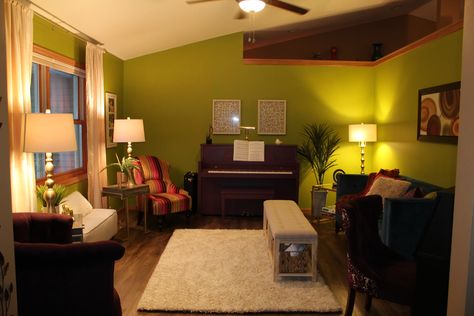 Lime green walls filled with rich colors. So inviting Lime Green Room, Lime Green Bedroom, Lime Green Rooms, Lime Green Bedrooms, Lime Green Walls, I Am Unique, Brown Floors, Colors Palette, Green Walls